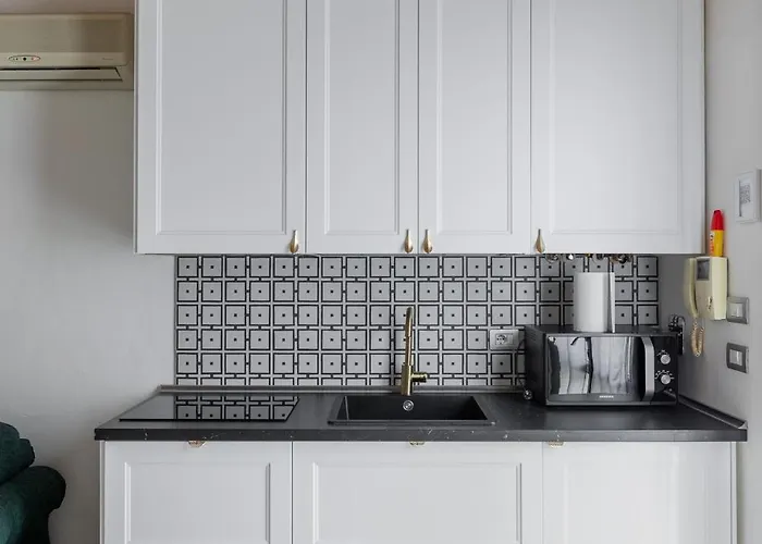 Osvaldo - Parcheggio E Giardino Privato