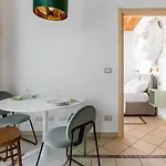 Osvaldo - Parcheggio E Giardino Privato