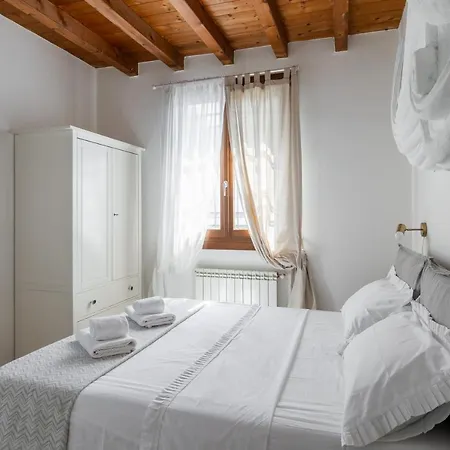 Vakantiehuis Osvaldo - Parcheggio E Giardino Privato