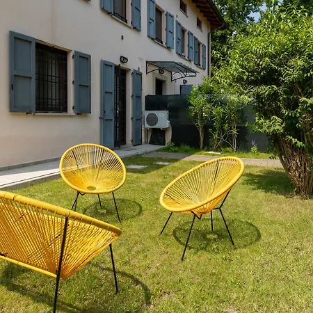 Osvaldo - Parcheggio E Giardino Privato