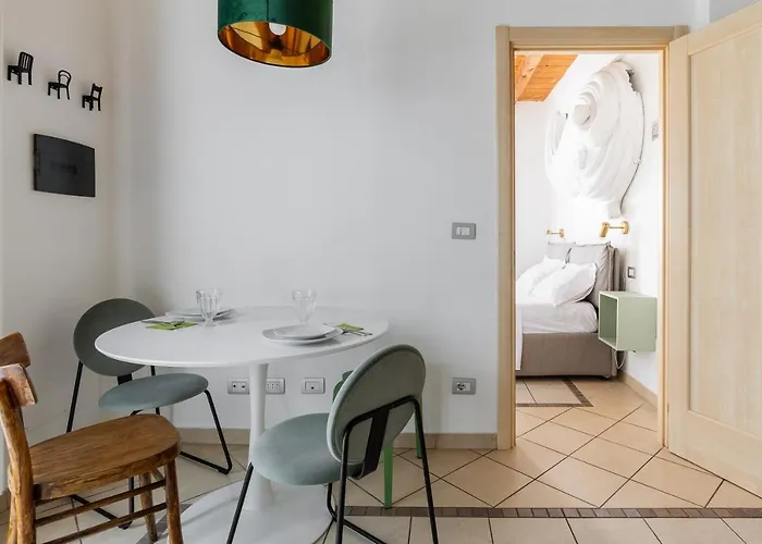 Osvaldo - Parcheggio E Giardino Privato